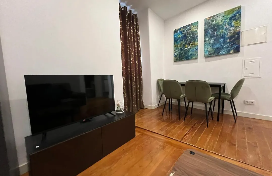 32 2 - Heart Of Lisbon Private Apartment, Bairro Alto-1