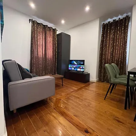 32 2 - Heart Of Lisbon Private Apartment, Bairro Alto-3